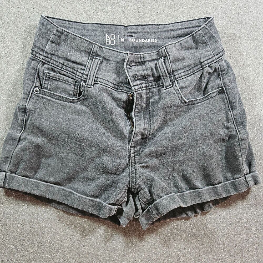 No Boundaries Womens Size 7 Gray Denim Shorts Cuffed Stretch Casual Jean Shorts